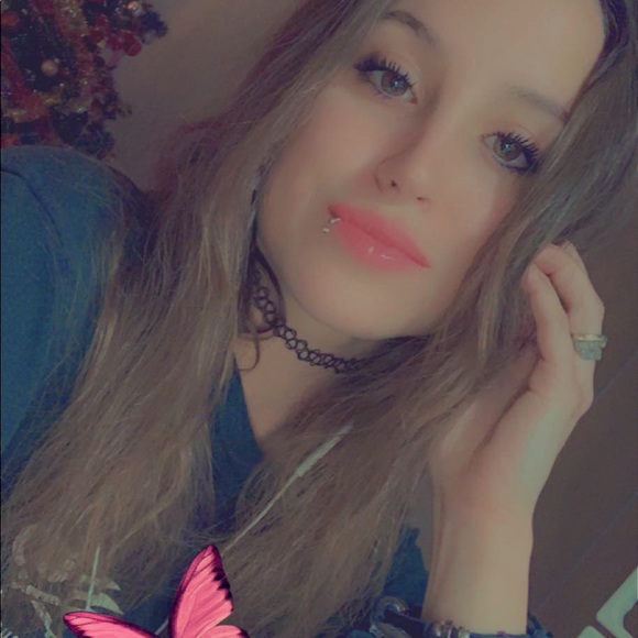 Meet your Posher, Roxanne - Picture 1 of 1